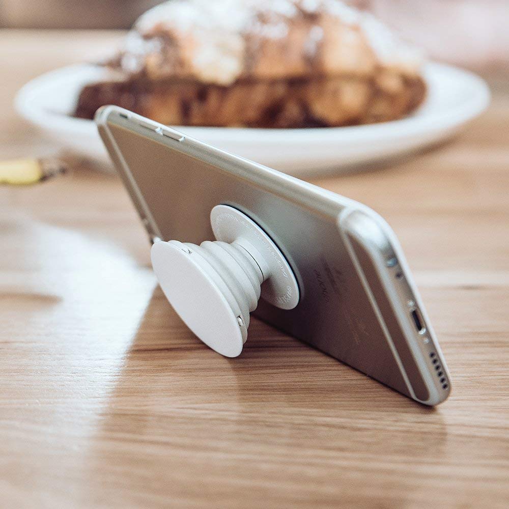 Read more about the article Popsockets VS Love Handles VS Ring Holders